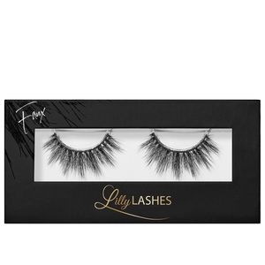 New Lilly lashes in Miami